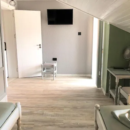 семейна къща “вълчеви” Къща за гости Китен