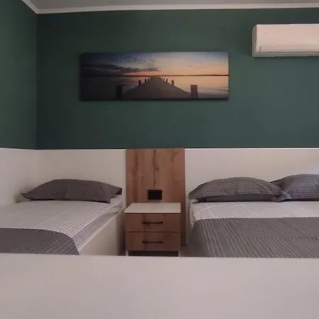 Къща за гости семейна къща “вълчеви”